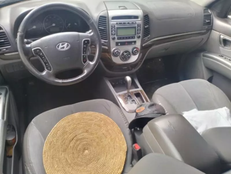 Hyundai Santa Fe   - 2011