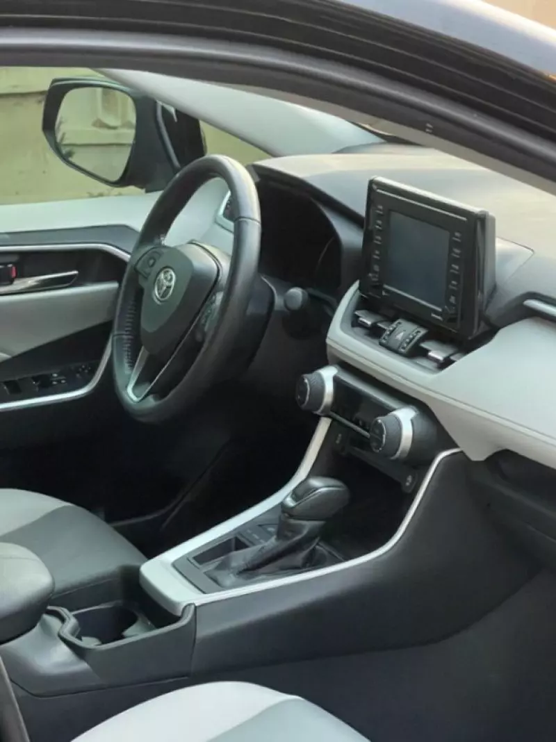 Toyota RAV 4   - 2021