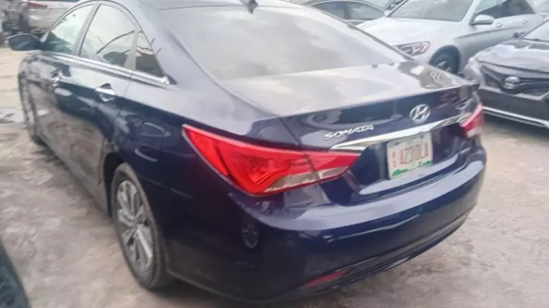 Hyundai Sonata   - 2014