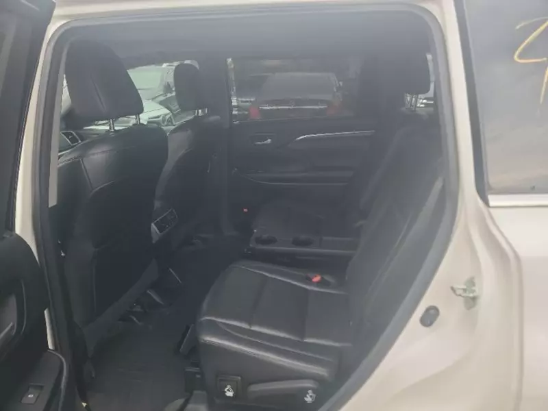 TOYOTA Highlander   - 2015