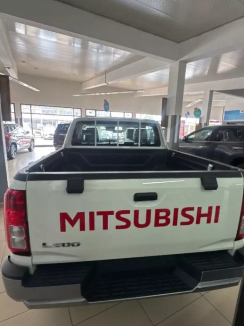 Mitsubishi L200   - 2026