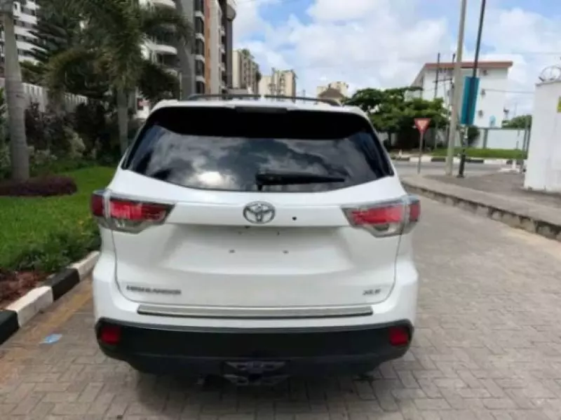 TOYOTA Highlander   - 2015