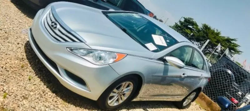 Hyundai Sonata   - 2012