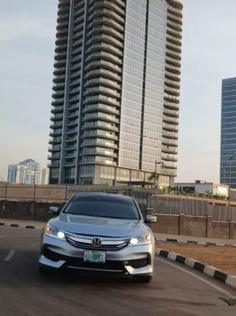 Honda Accord   - 2017