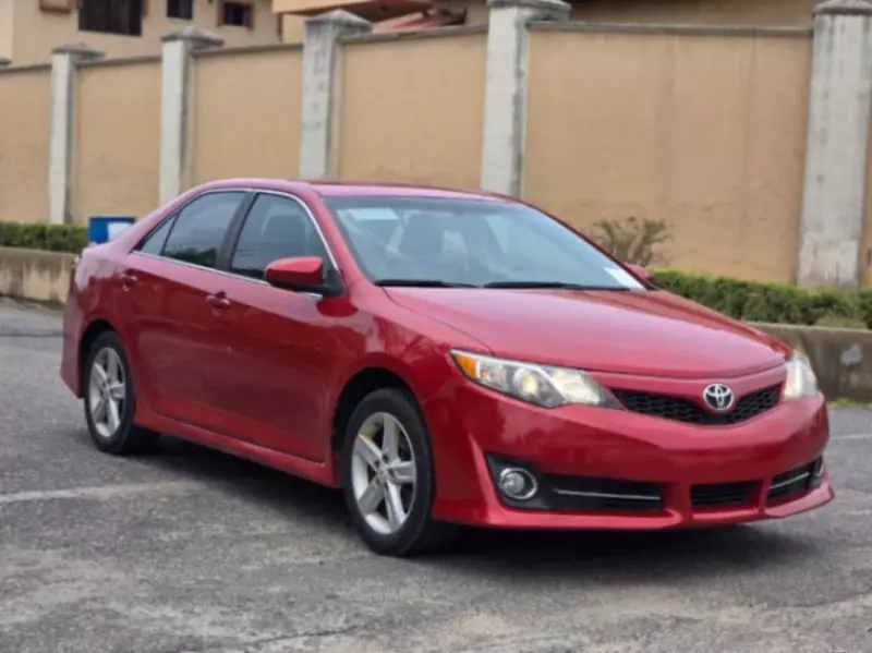 TOYOTA Camry   - 2012