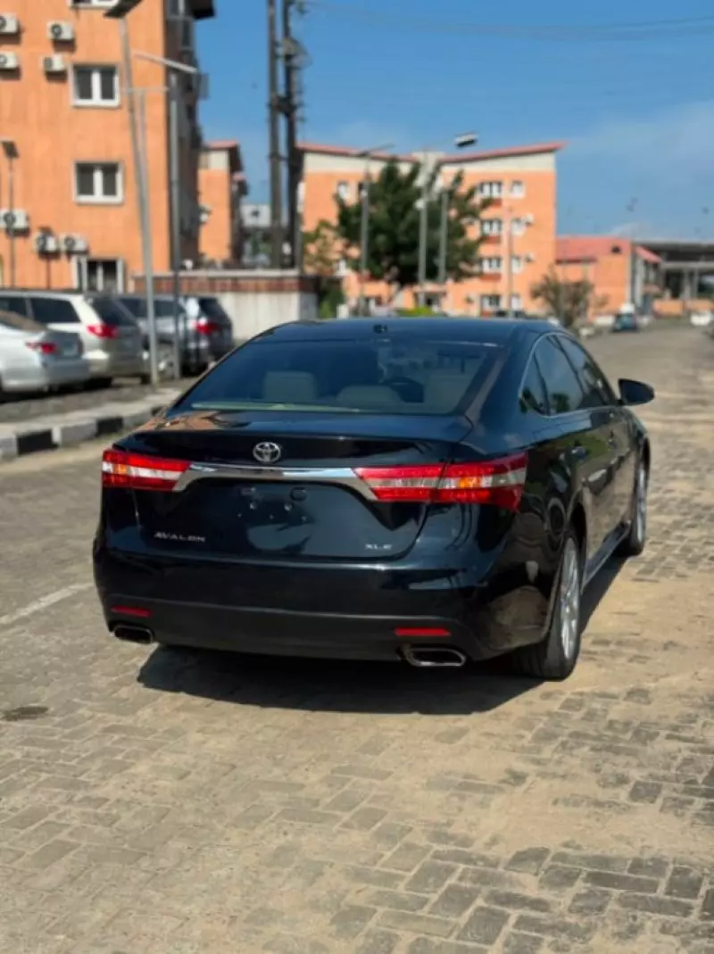 TOYOTA Avalon   - 2013