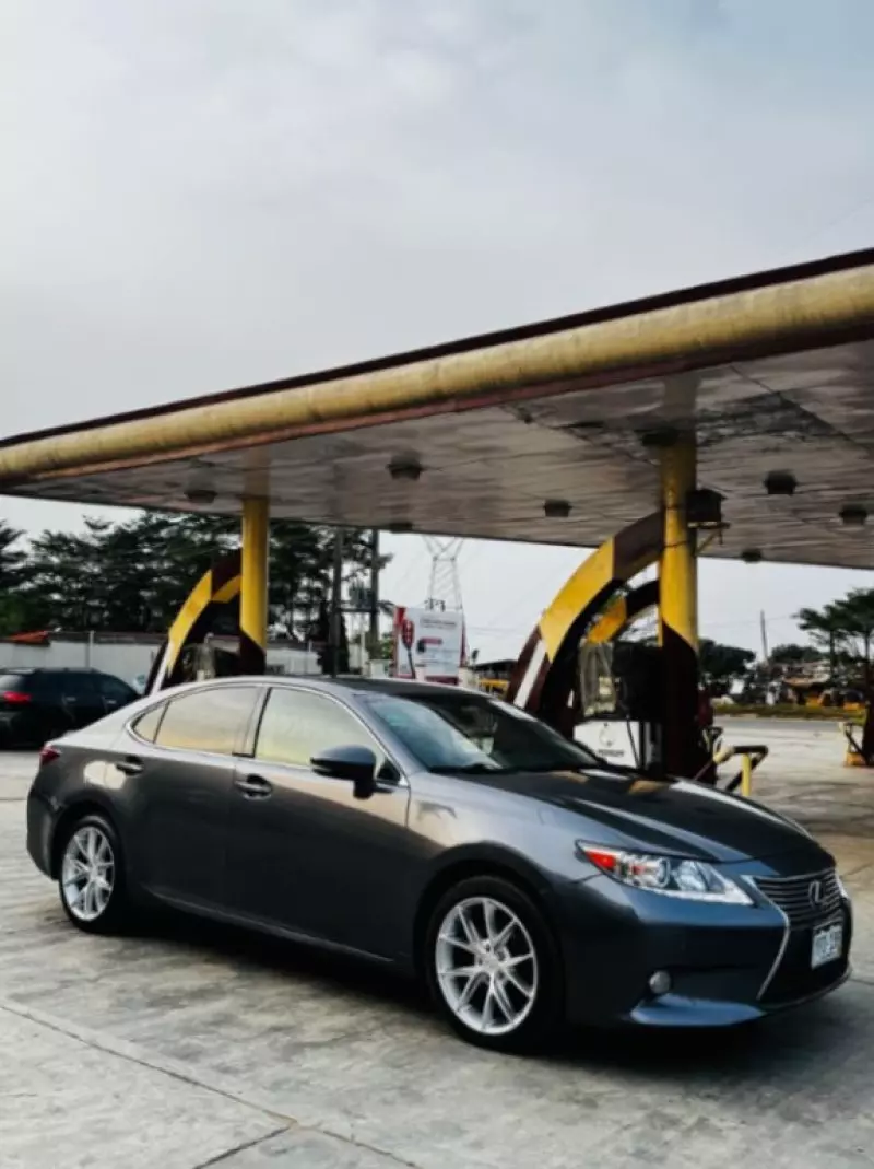 Lexus ES 350   - 2013