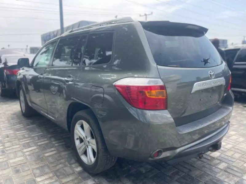 Toyota Highlander - 2010