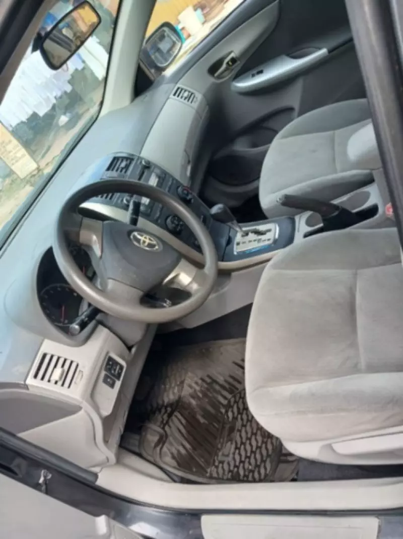 TOYOTA Corolla   - 2010