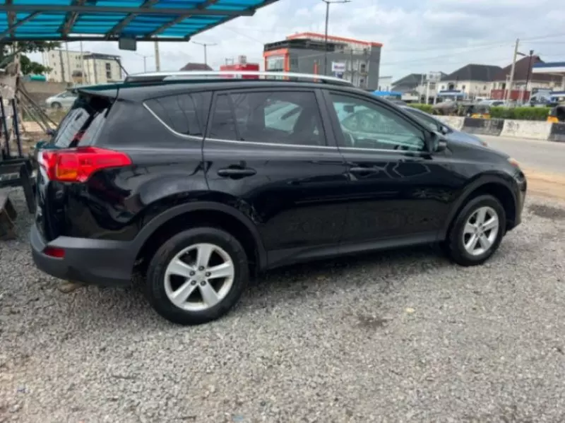 Toyota RAV 4   - 2013