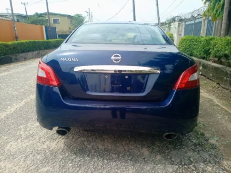 Nissan Maxima   - 2011