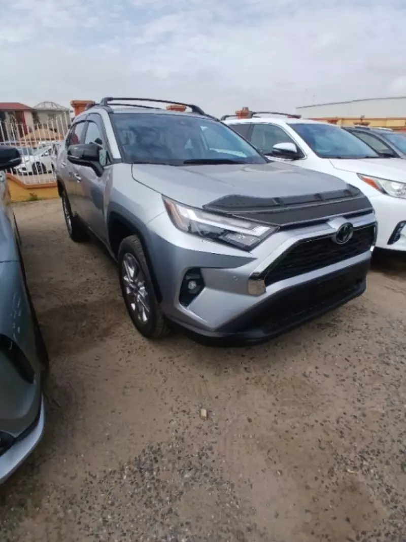 TOYOTA RAV4   - 2025