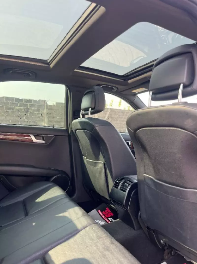 Mercedes-Benz C 300   - 2012
