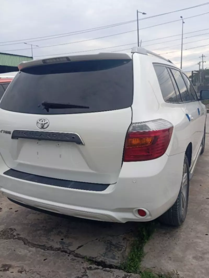 Toyota Highlander   - 2013