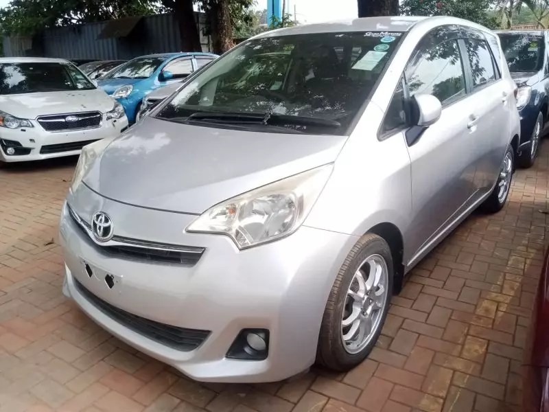 Toyota Ractis   - 2012