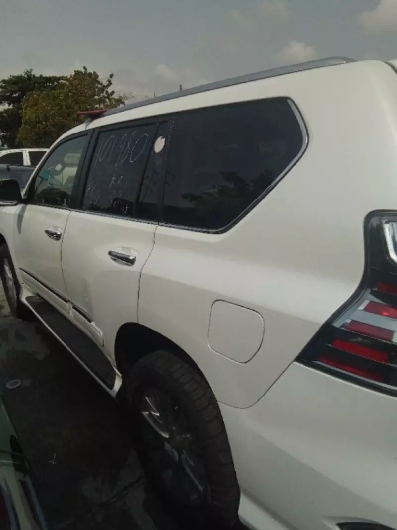 Lexus GX 460   - 2010