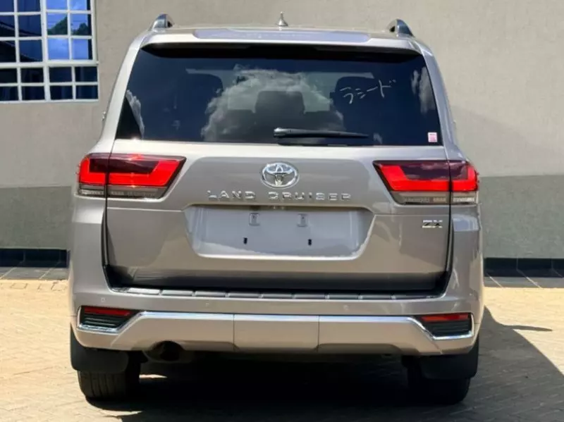 Toyota LAND CRUISER 300 LC300   - 2022