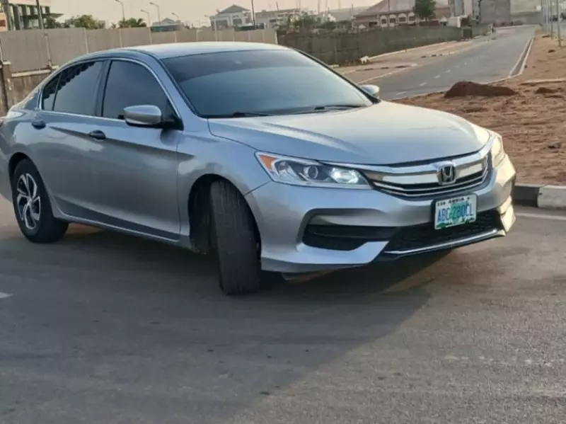 Honda Accord   - 2017