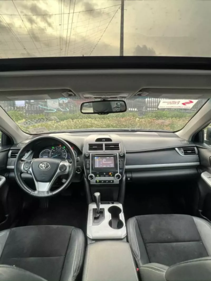 Toyota Camry   - 2012