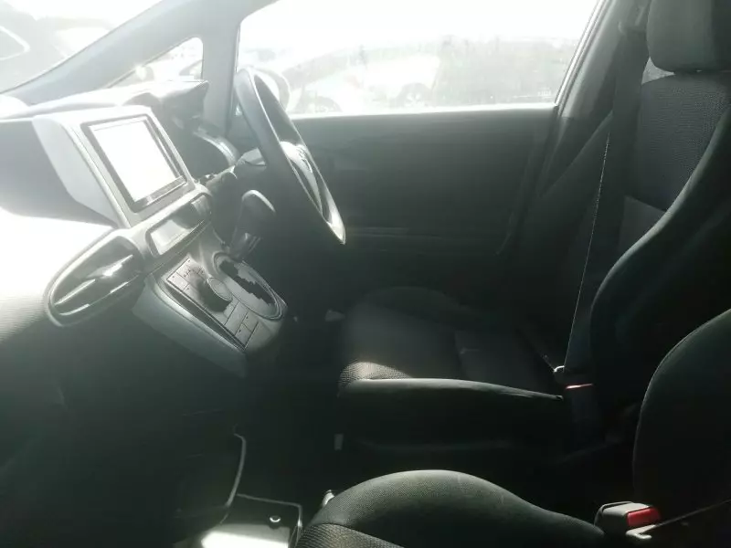 Toyota Wish   - 2013