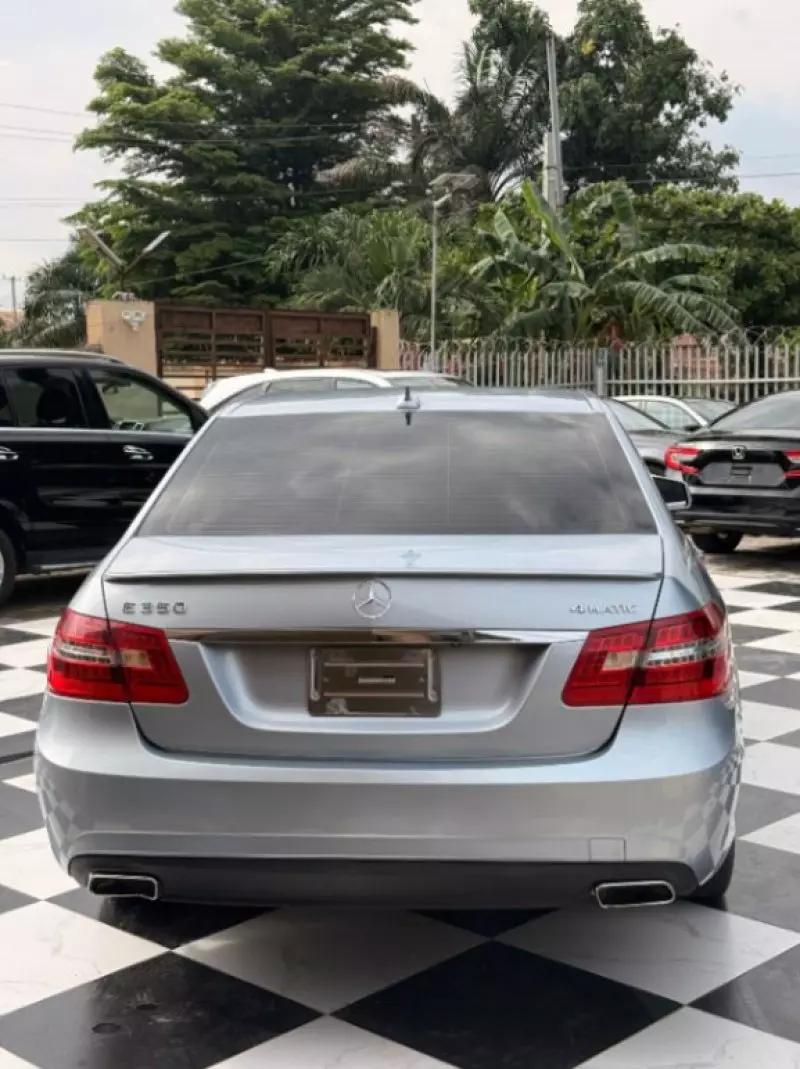 Mercedes-Benz E-Class   - 2013