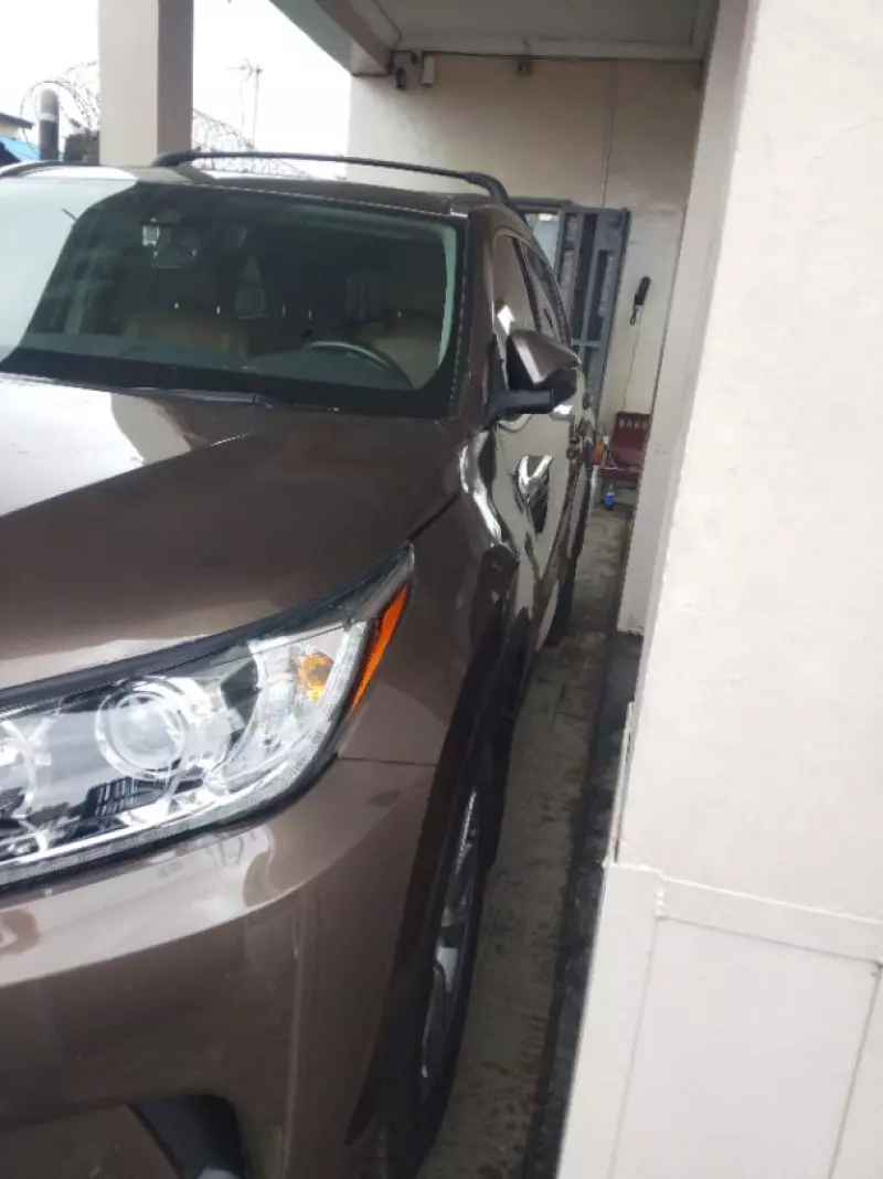 TOYOTA Highlander   - 2018
