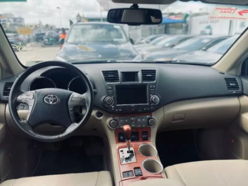 Toyota Highlander   - 2009