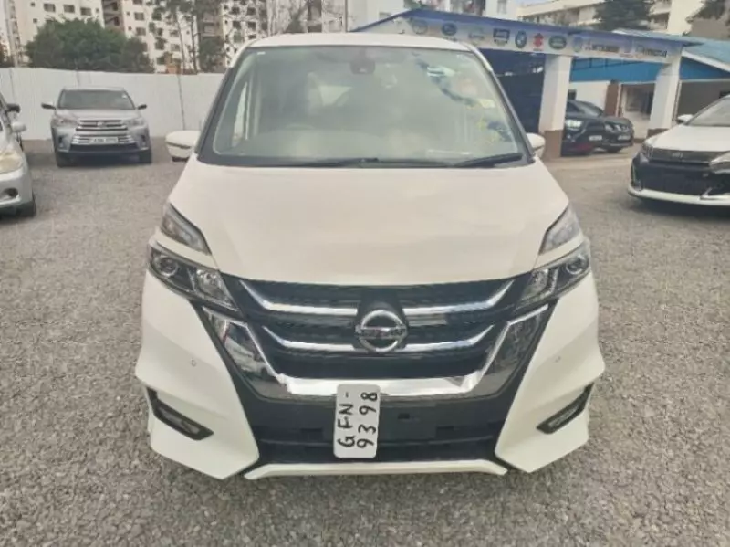 Nissan Serena   - 2019