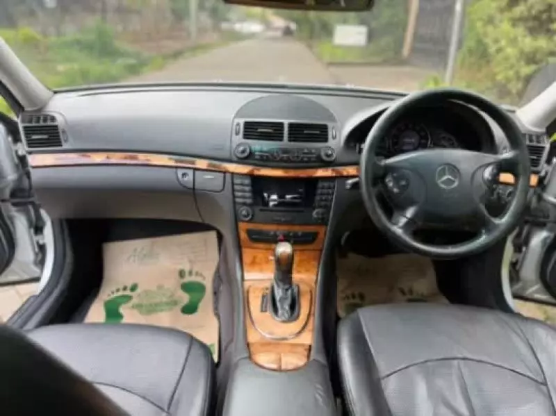 Mercedes-Benz E 200   - 2006