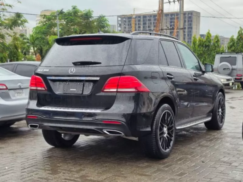 Mercedes-Benz GLE-Class   - 2018