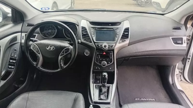 Hyundai Elantra   - 2015