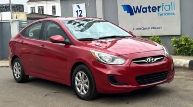 Hyundai Accent   - 2012