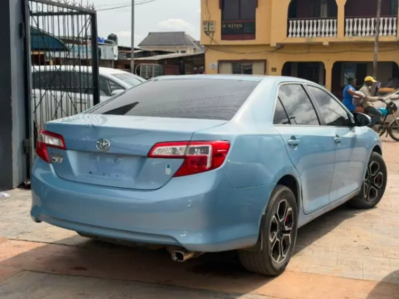 Toyota Camry   - 2014