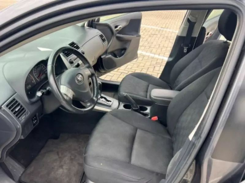 TOYOTA Corolla - 2009