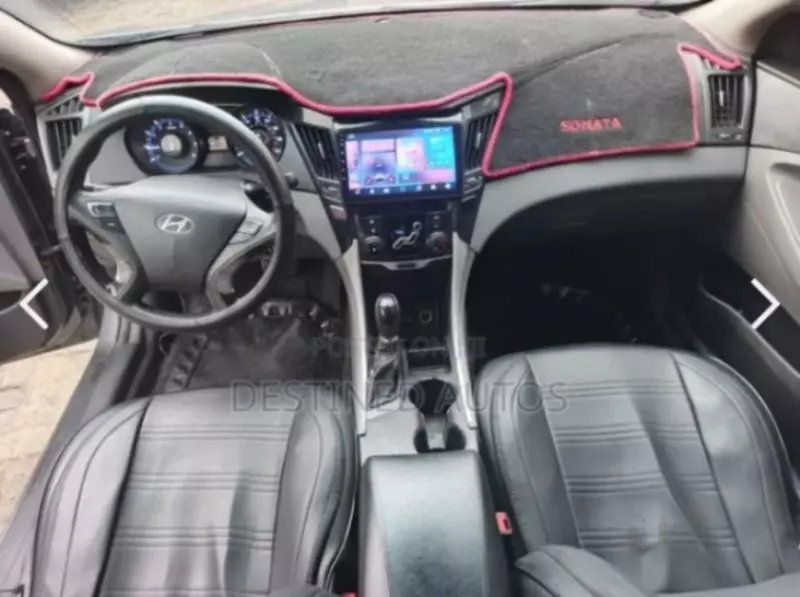 Hyundai Sonata   - 2013