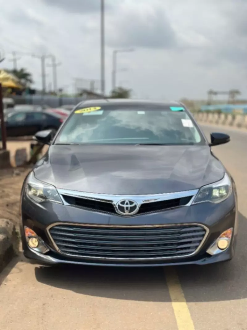 Toyota Avalon   - 2013