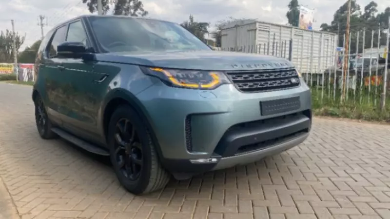 Land Rover Discovery   - 2017
