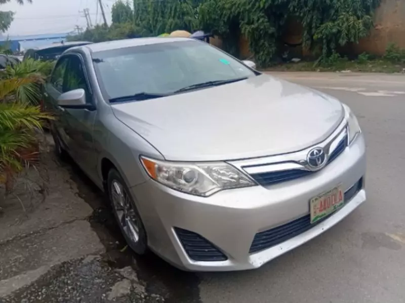 TOYOTA Camry   - 2013