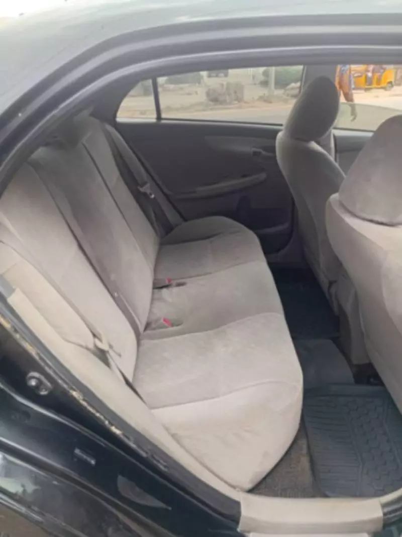 Toyota Corolla   - 2009