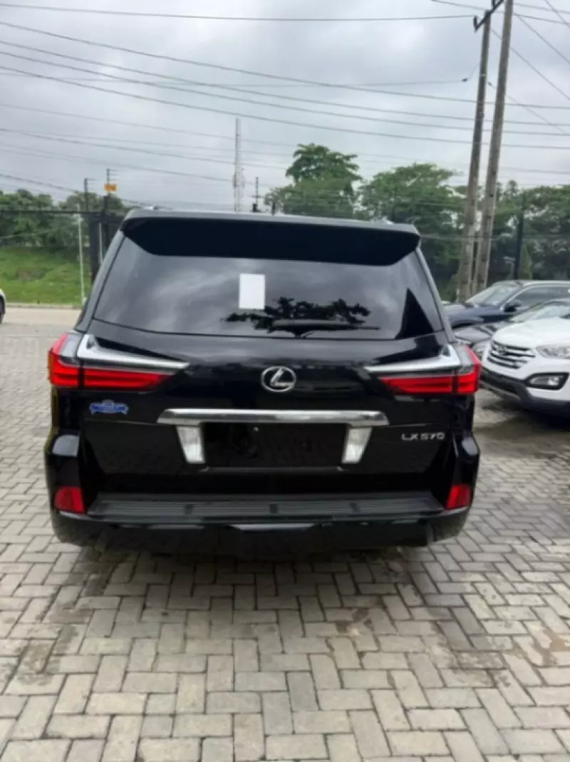 Lexus LX 570 - 2017