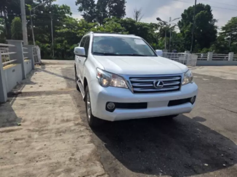 Lexus GX 460   - 2011