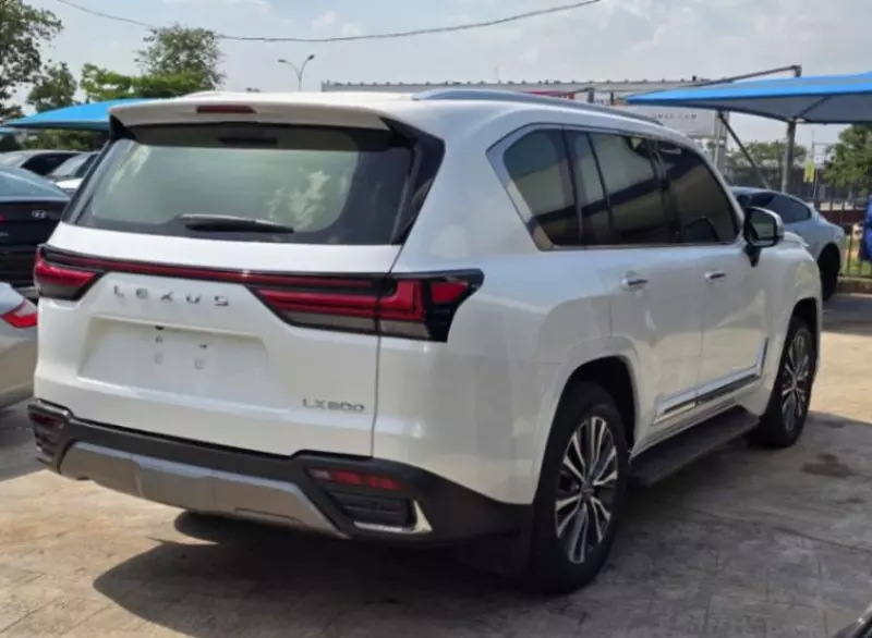 Lexus LX 600   - 2024