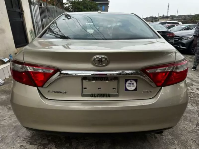 Toyota Camry   - 2015