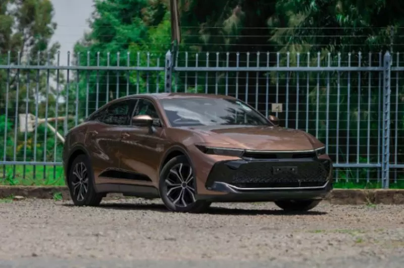 Toyota Crown    - 2022