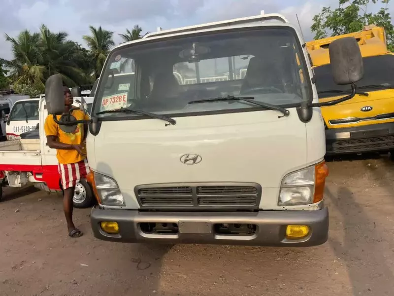 Hyundai Mighty   - 2012