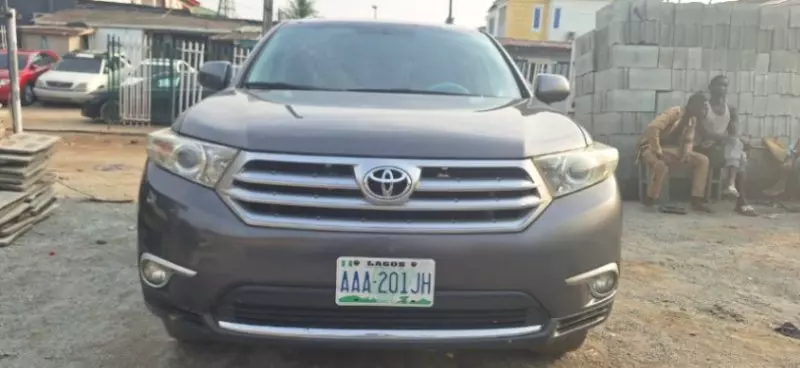 Toyota Highlander   - 2013