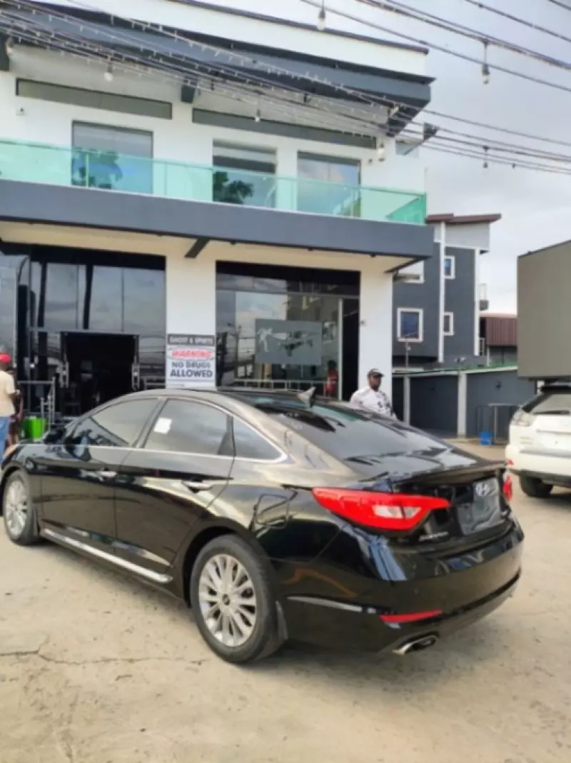Hyundai Sonata   - 2015