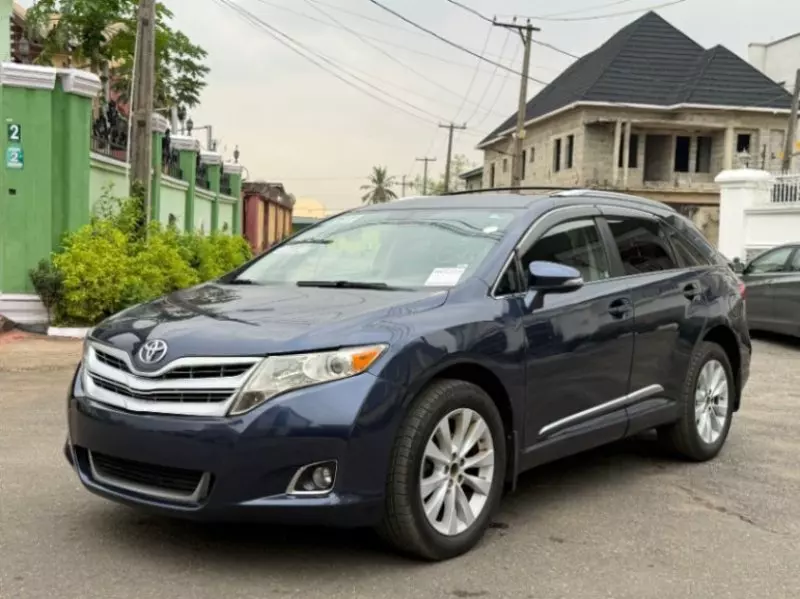 Toyota Venza   - 2015