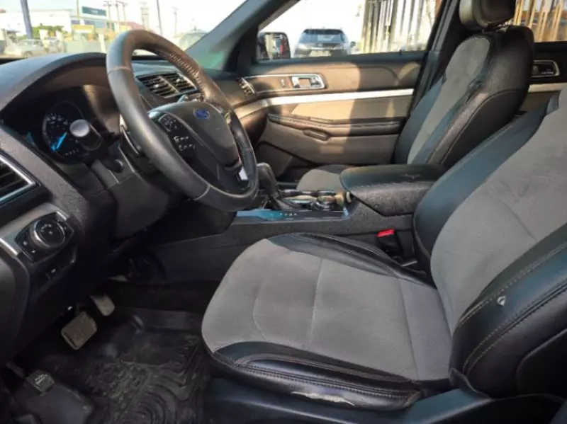 Ford Explorer   - 2017