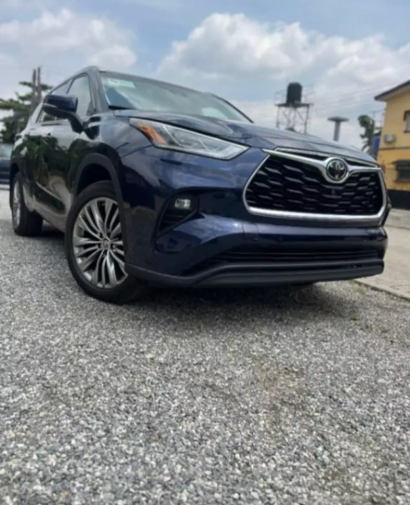 Toyota Grand Highlander   - 2021